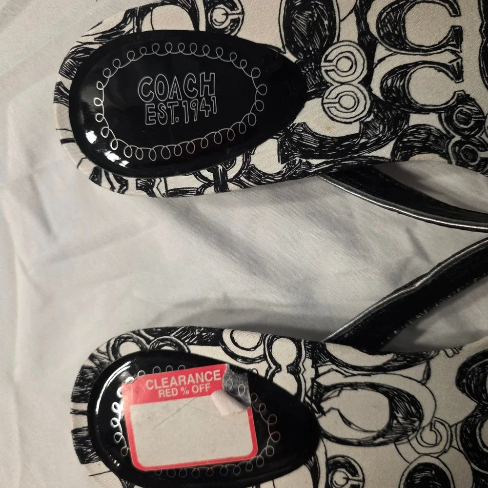 Coach Poppy Thong Sandals Womens 11 Black White Flip Flops Heart Logo Graphic